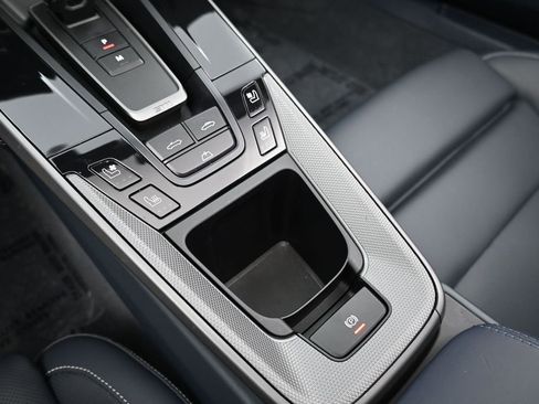Certified 2025 Porsche 911 Carrera RWD image 21