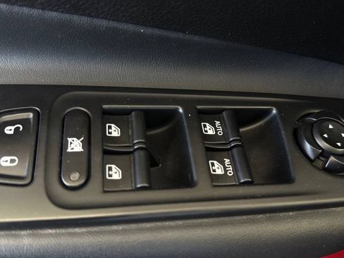 Used 2016 Jeep Renegade Trailhawk AWD/4WD image 37
