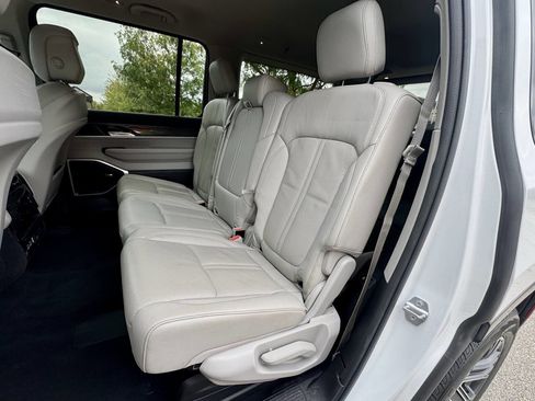 Used 2022 Jeep Wagoneer Series III image 34