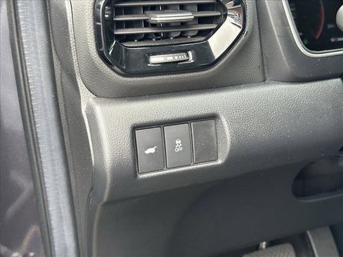 Used 2024 Honda Pilot Touring image 16