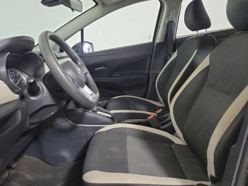 Used 2021 Nissan Versa SV FWD image 12