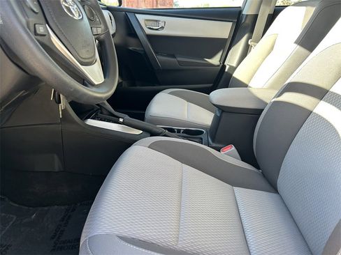 Used 2019 Toyota Corolla L image 11
