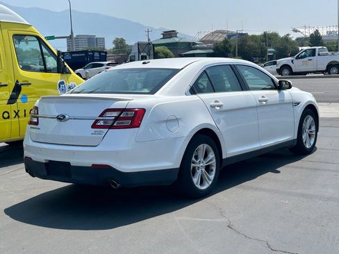 Used 2014 Ford Taurus SEL w/ Equipment Group 201A FWD image 4