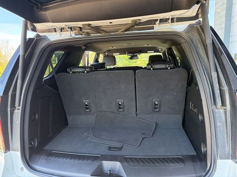 Used 2023 Chevrolet Tahoe LT w/ Luxury Package AWD/4WD image 11