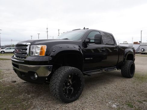 Used 2014 GMC Sierra 2500 SLE w/ SLE Preferred Package image 1