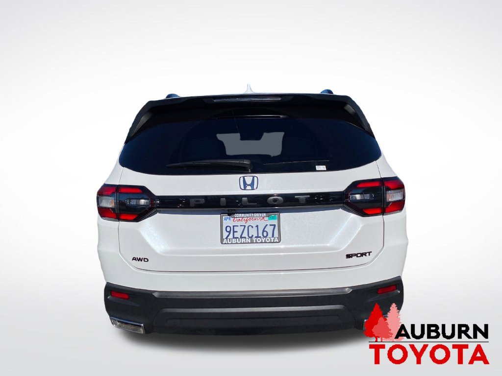 Used 2023 Honda Pilot Sport image 6