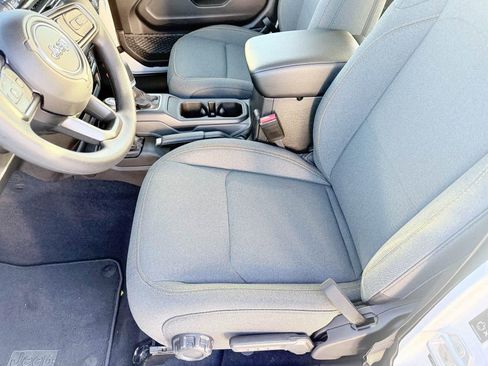 New 2026 Jeep Gladiator Sport image 9