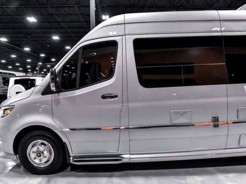 Used 2022 Mercedes-Benz Sprinter 3500 image 5