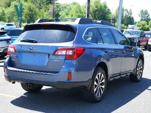 Used 2017 Subaru Outback 3.6R Limited AWD/4WD image 5