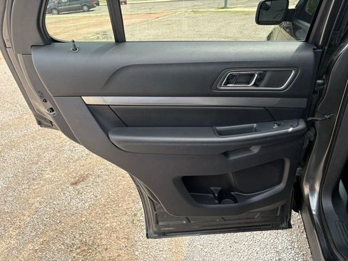 Used 2019 Ford Explorer XLT FWD image 11