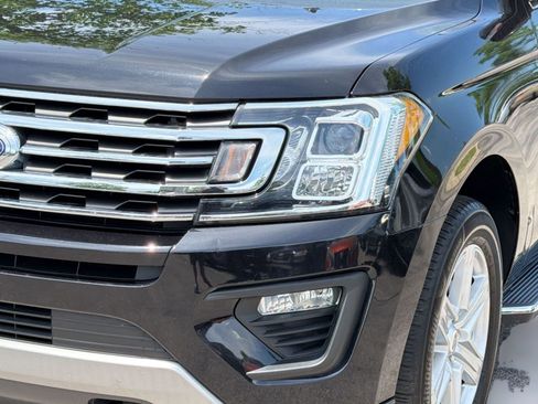 Used 2020 Ford Expedition XLT w/ Equipment Group 202A AWD/4WD image 11