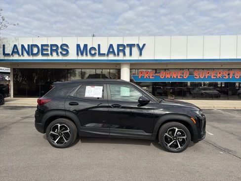 Used 2023 Chevrolet TrailBlazer RS w/ Sun and Liftgate Package image 3