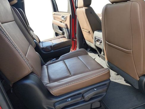 Used 2023 Chevrolet Suburban High Country image 19