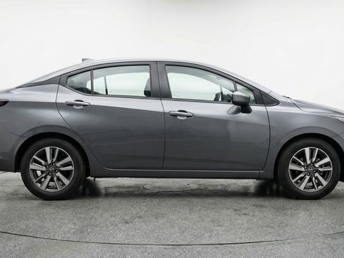 Used 2025 Nissan Versa SV FWD image 11