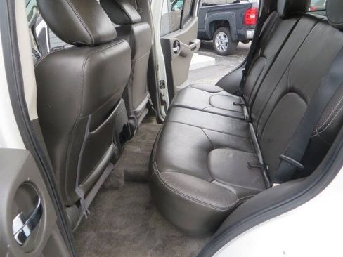 Used 2014 Nissan Xterra PRO-4X w/ Pro-4x Leather Package AWD/4WD image 14