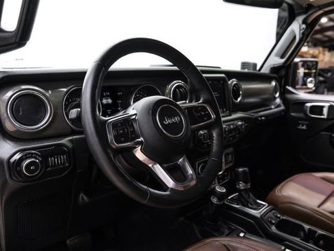 Used 2018 Jeep Wrangler Unlimited Rubicon AWD/4WD image 17