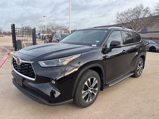 Used 2022 Toyota Highlander XLE video 1