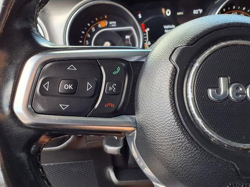 Used 2020 Jeep Wrangler Unlimited Sahara image 15