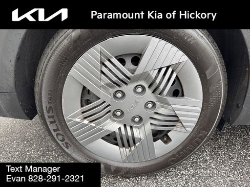 Used 2025 Kia K4 LX image 9