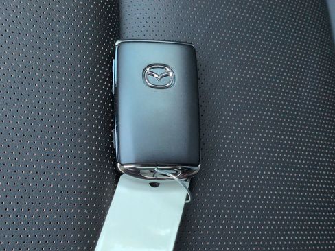 New 2026 MAZDA MAZDA3 Hatchback w/Premium Plus Pkg image 28