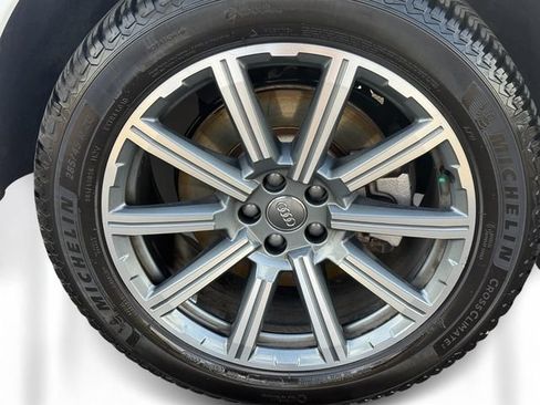 Used 2019 Audi Q7 3.0T Premium Plus w/ Premium Plus Package AWD/4WD image 11