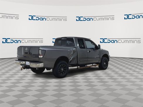 Used 2005 Nissan Titan LE w/ (T01) Tow Pkg image 8