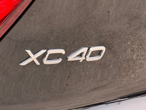 Used 2025 Volvo XC40 B5 Plus w/ Protection Package Premier AWD/4WD image 10