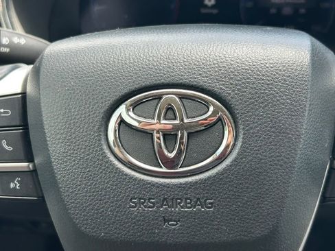 Used 2024 Toyota Highlander Platinum FWD image 43