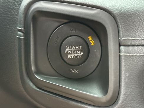 Used 2024 Jeep Wrangler Unlimited Sahara AWD/4WD image 22