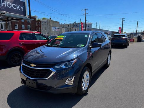 Used 2018 Chevrolet Equinox LT AWD/4WD image 2