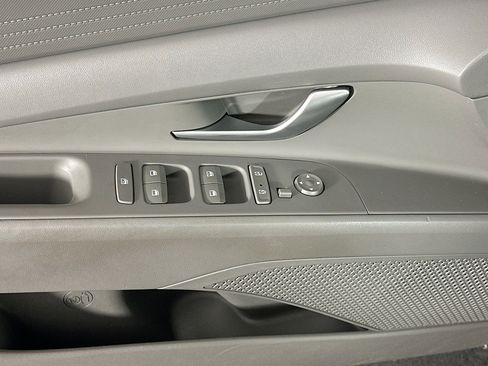 Used 2022 Hyundai Elantra SEL w/ Preferred Accessory Package FWD image 15