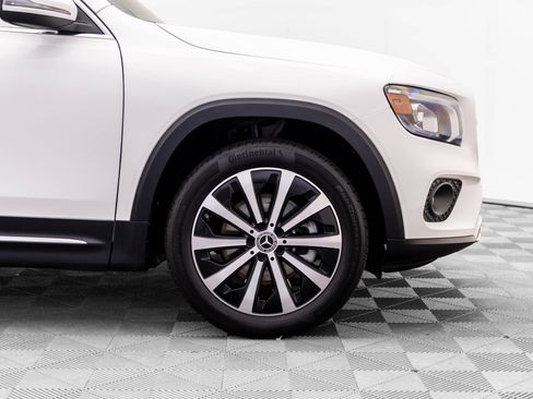 Used 2021 Mercedes-Benz GLB 250 4MATIC image 32