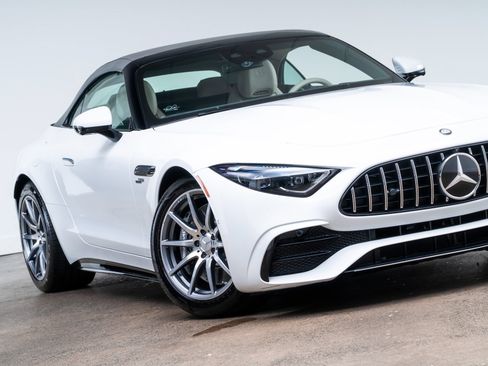 Used 2024 Mercedes-Benz SL 43 AMG image 2