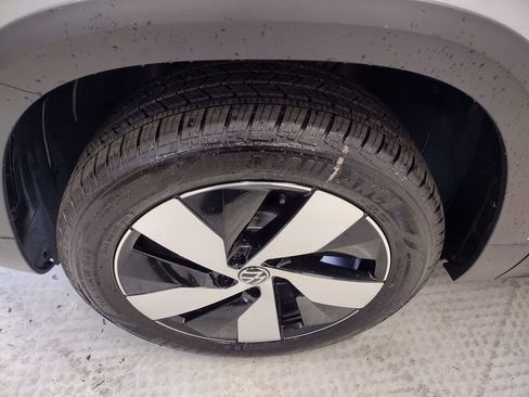 New 2026 Volkswagen Taos S image 5
