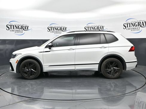 Used 2023 Volkswagen Tiguan SE R-Line AWD/4WD image 4