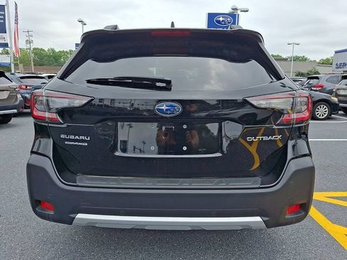 Certified 2025 Subaru Outback Limited AWD/4WD image 8
