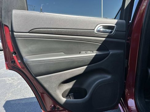 Used 2015 Jeep Grand Cherokee Altitude AWD/4WD image 13