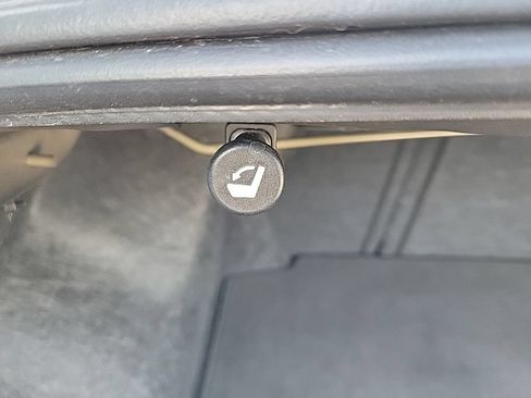 Used 2023 Nissan Altima 2.5 SV FWD image 18