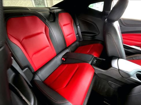 Used 2018 Chevrolet Camaro SS RWD image 18