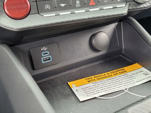 Used 2025 Ford Mustang Coupe image 23