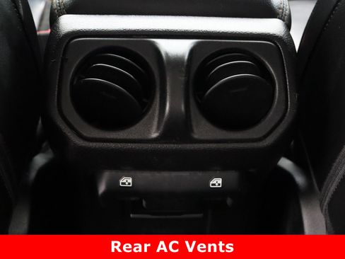 Used 2020 Jeep Wrangler Unlimited Sahara image 30