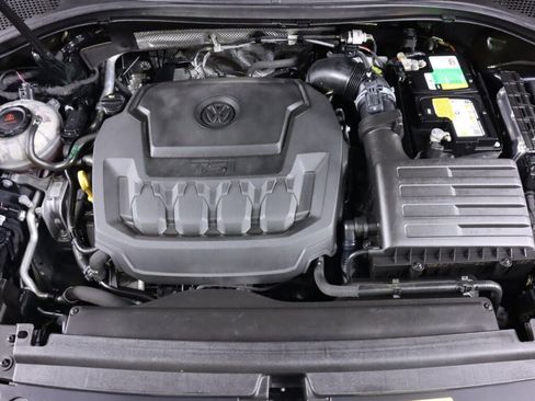 Used 2021 Volkswagen Tiguan SE image 41