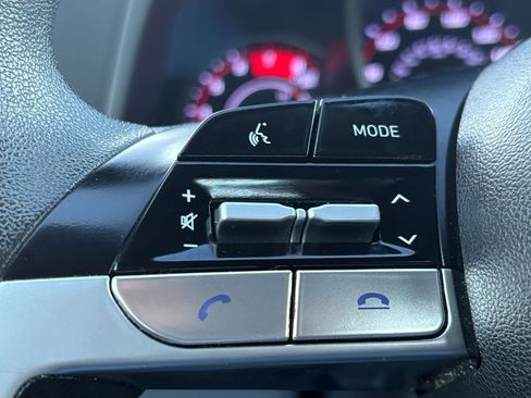 Used 2023 Hyundai Elantra SEL image 12