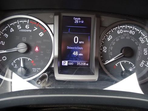 Used 2022 Toyota Tacoma TRD Off-Road image 15