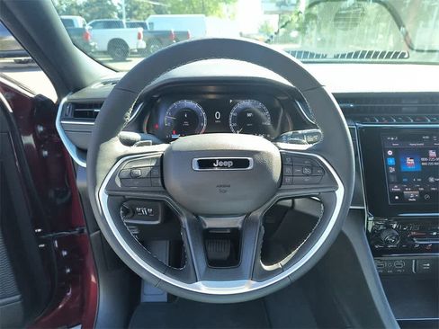 New 2025 Jeep Grand Cherokee Laredo X w/ Luxury Tech Group I image 14