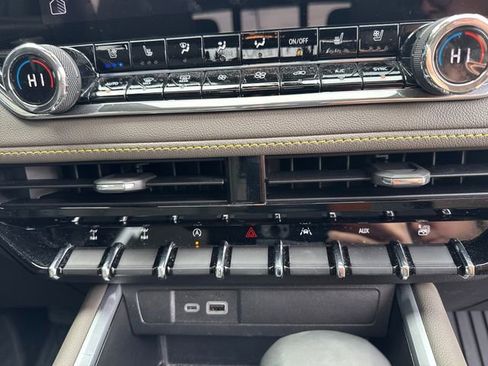 Certified 2025 Chevrolet Colorado ZR2 w/ Technology Package image 32