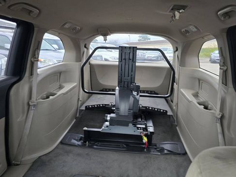 Used 2011 Honda Odyssey EX image 51