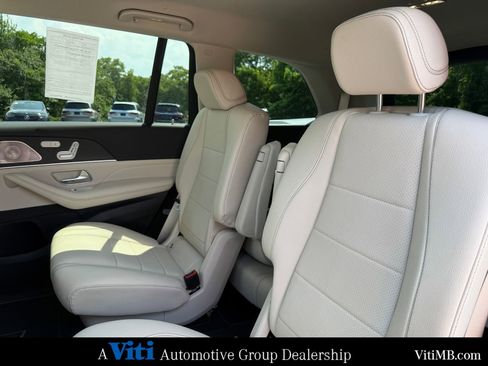 Certified 2022 Mercedes-Benz GLS 450 4MATIC image 22