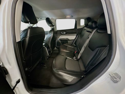 Used 2022 Jeep Compass Latitude image 28