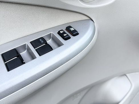 Used 2010 Toyota Corolla LE image 54